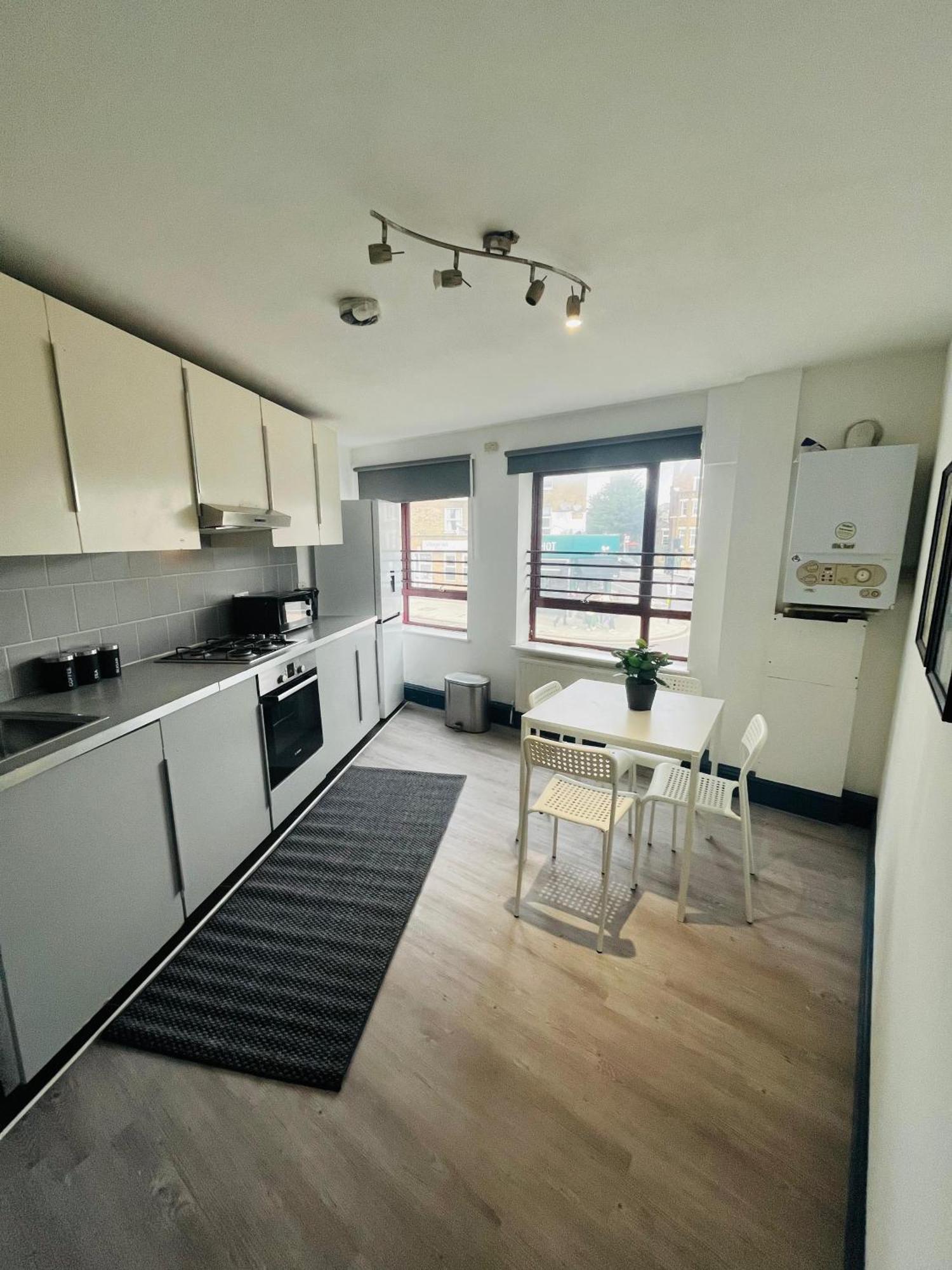London Budget Rooms 603 Екстериор снимка