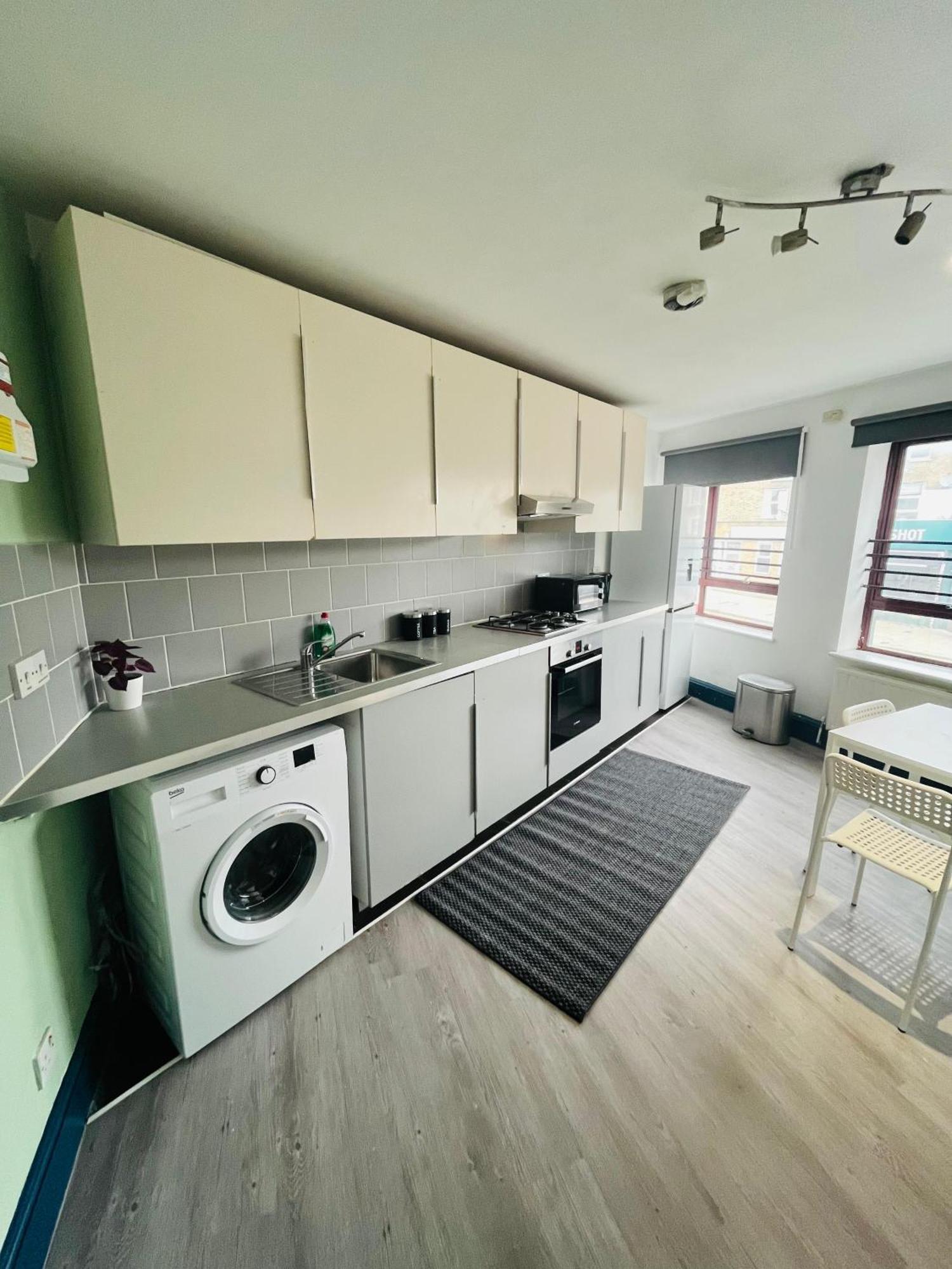 London Budget Rooms 603 Екстериор снимка