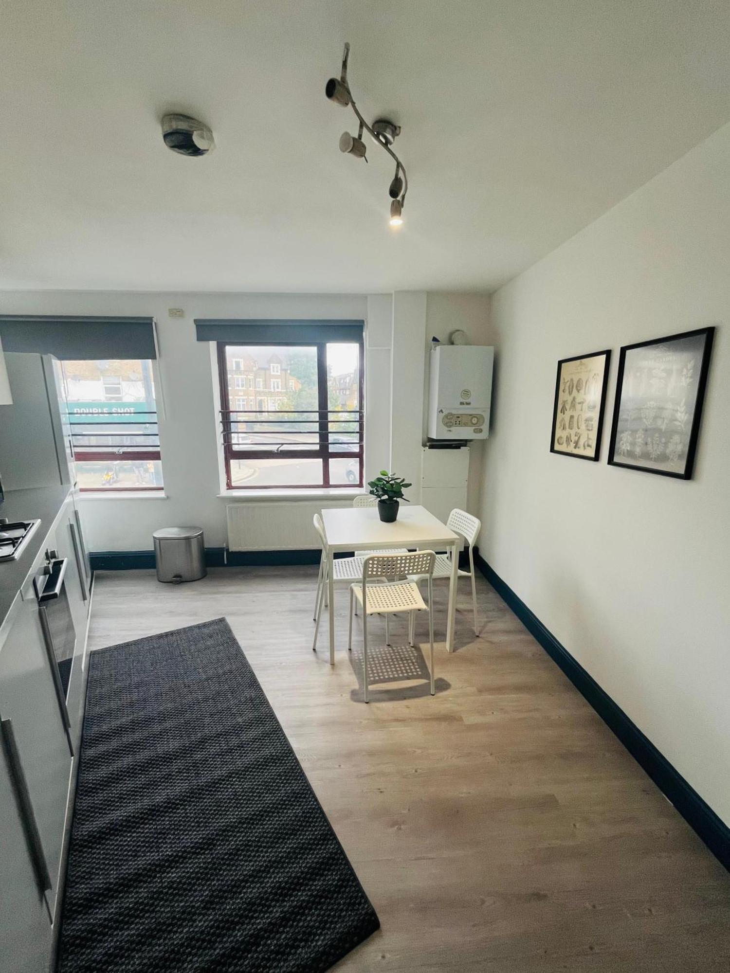 London Budget Rooms 603 Екстериор снимка